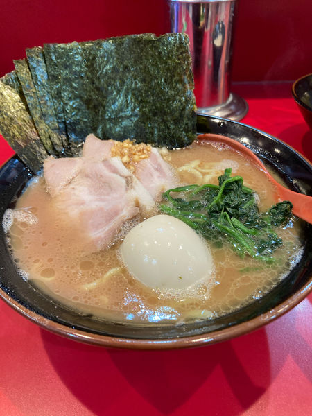 「特選ラーメン」@横浜ラーメン おか本の写真