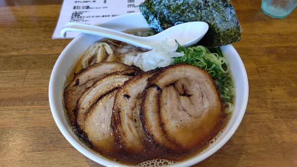 「煮干しらー麺ちゃーしゅー黒」@麺屋Dining NANASHIの写真