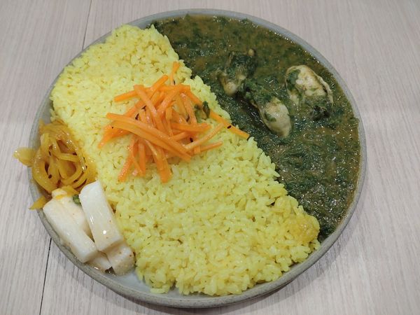 「生アオサのカレー【牡蠣】　１０００円」@スパイスパレットの写真