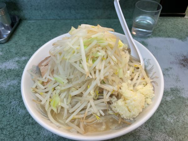 「ラーメン(800円)」@ラーメン二郎 新宿小滝橋通り店の写真