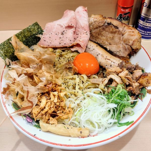 「チャーシュー地鶏と濃い玉のまぜそば､大盛り」@手揉み中華そば 中村の写真