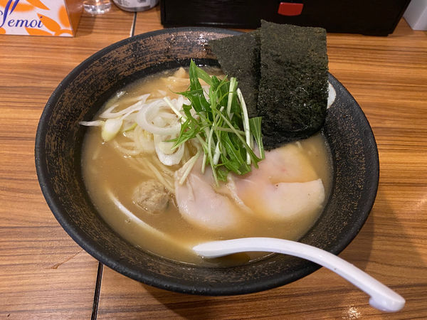 「濃厚🐔鶏骨醤油そば🍜🥢」@濃厚鶏そば 麺屋武一 新橋本店の写真