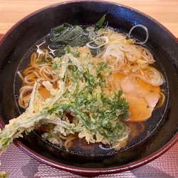 醤油ラーメン🍜🥢(春菊天)