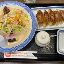 小さいちゃんぽん🍜🥢(餃子🥟5個)