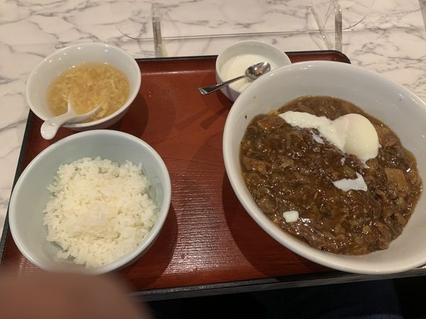 「牛スジ混ぜそば」@中華料理 雁川の写真