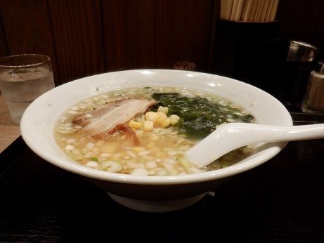 「しおラーメン」@天宝 代々木八幡店の写真