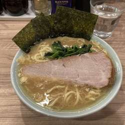 ラーメン(並)750円