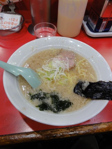 「らーめん680円麺硬脂多め」@かいざん 西船橋店の写真