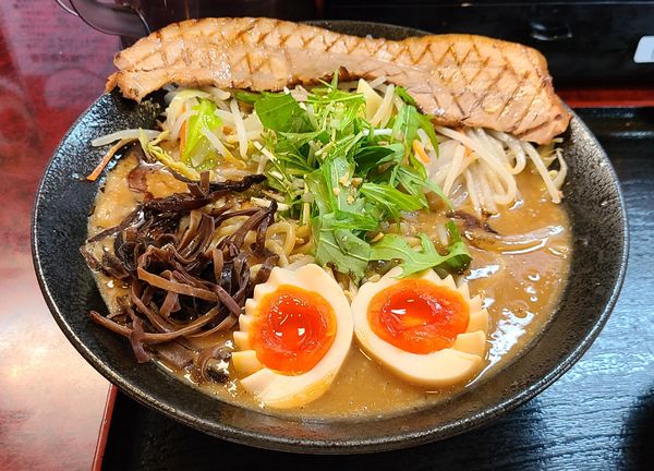 「濃厚芳醇味噌らーめん+大盛」@みそ神の写真