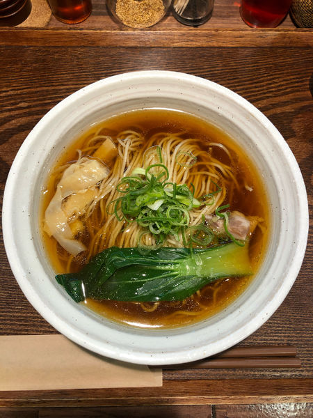 「燻製醤油ラーメン」@燻製麺 燻の写真