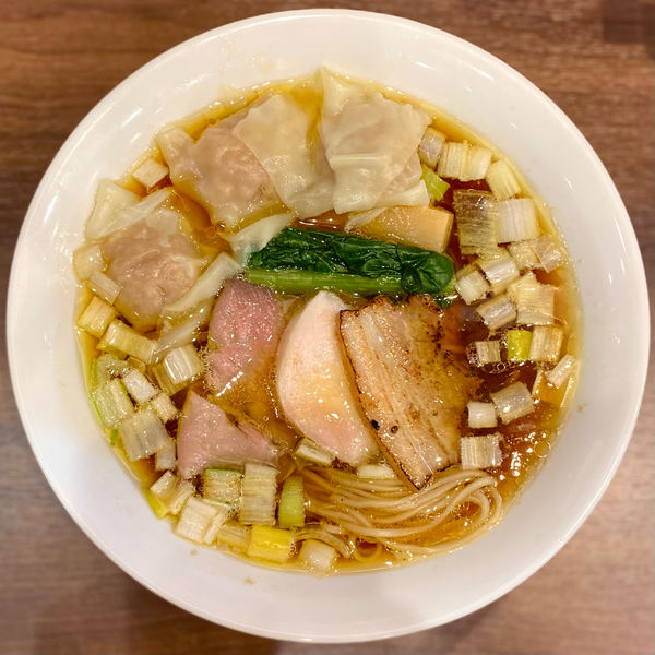 「醤油らーめん ¥780円（肉ワンタン＋150円）」@麺や 谷口の写真