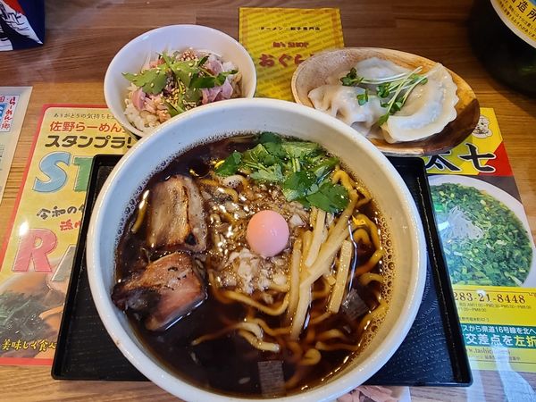 「醤油ラーメンと肉丼と手包餃子」@(仮)麺食堂の写真