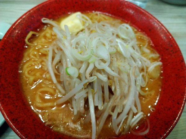 「味噌バターラーメン（860円）＋大盛り（100円）」@みそ吟 鶴舞店の写真