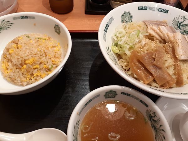 「汁なしラーメン＋半チャーハン」@日高屋 天王町駅前店の写真