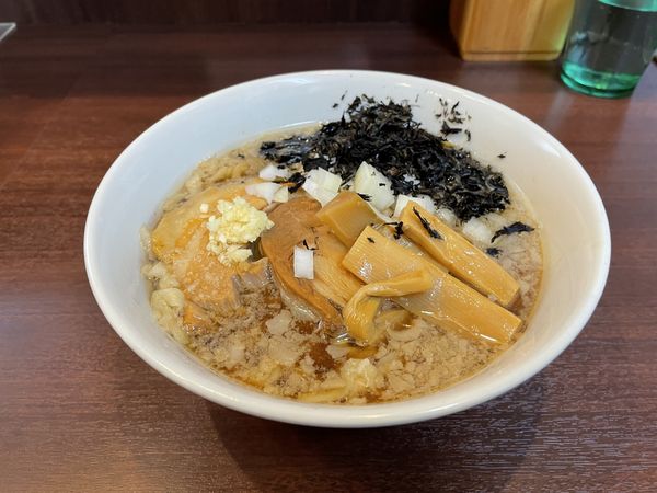 「豚煮干しラーメン」@とものもとの写真