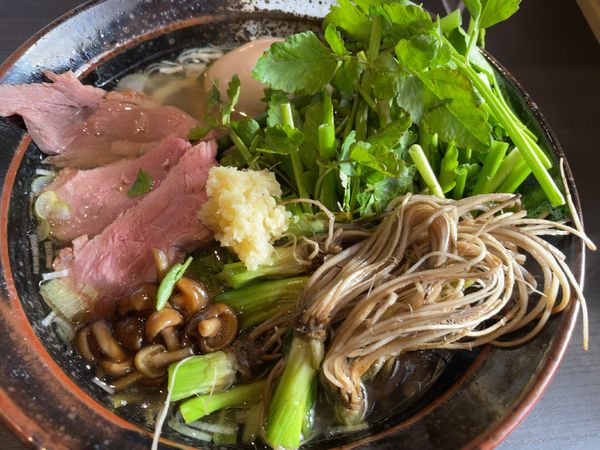 「東和産セリと合鴨の中華蕎麦・塩中盛1280円＋味玉150円」@中華蕎麦 こばやの写真