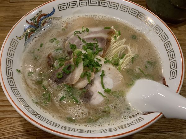 「博多ラーメン」@博多ラーメン でぶちゃん 高田馬場本店の写真