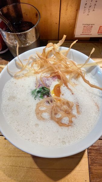 「泡鶏白湯　980円」@アンドレカンドレラーメンの写真