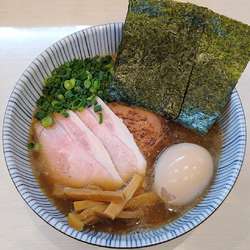 煮干しそば 800円＋特製盛 300円