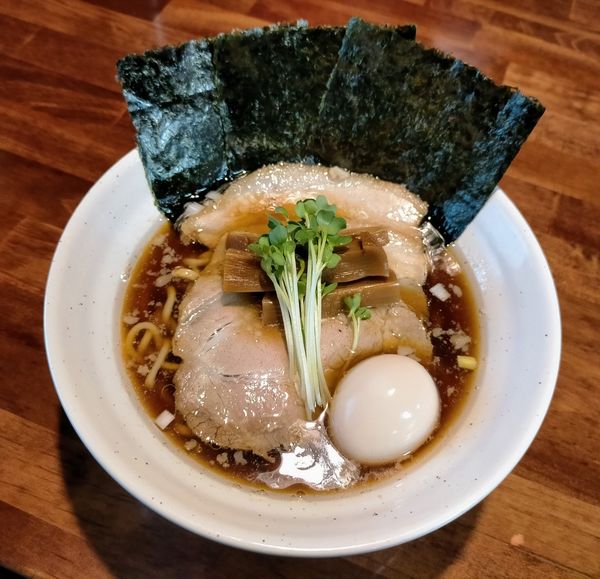 「ラーメン990円」@ラーメンつけ麺 奔放の写真
