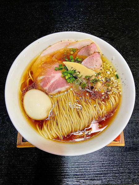 「黄金大吟醸醤油 + 味玉」@麺栞 みかさの写真