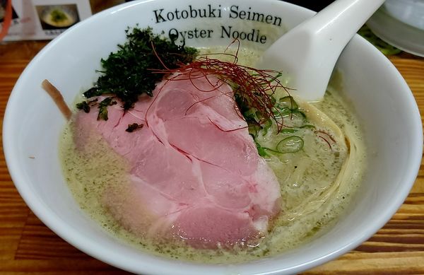 「濃厚牡蠣らーめん」@中華そば よしかわの写真