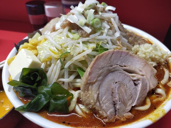 「味噌オロチョン・麺増640・生卵・バター（麺硬め・にんにく）」@ハナイロモ麺 吉祥寺本店の写真