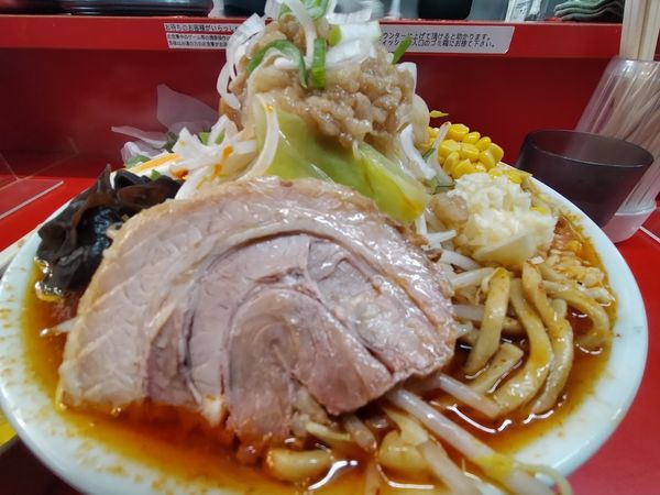 「醤油オロチョン・麺増640・生卵（麺硬め・にんにく）」@ハナイロモ麺 吉祥寺本店の写真