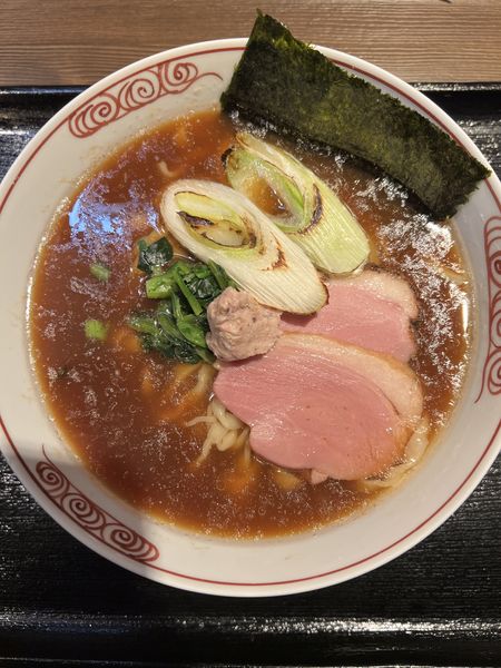 「鴨出汁手揉み中華蕎麦（醤油）900円」@鴨出汁中華蕎麦 麺屋yoshikiの写真