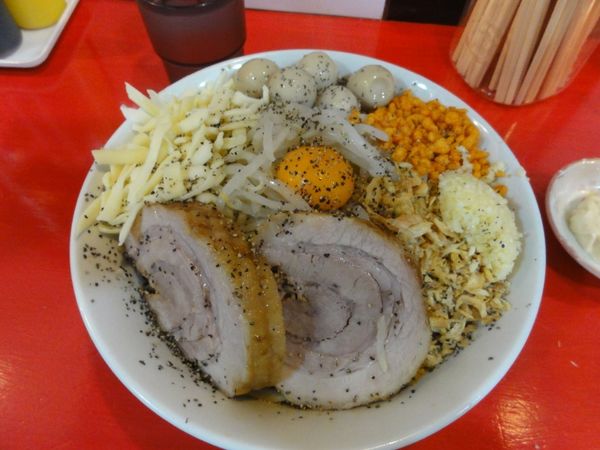 「限定汁なし980円ニンニク辛玉ガリマヨ別皿」@鷹の目 大宮店の写真