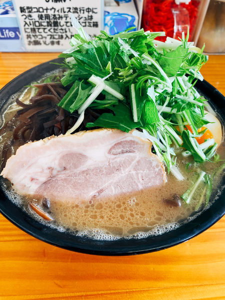 「塩豚骨ラーメン　キクラゲ増し」@豚骨ラーメン 新井商店の写真