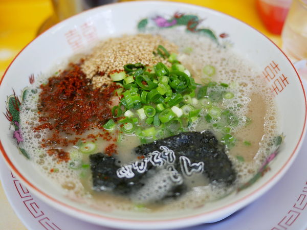 「ラーメン こってり 粉落とし＋替え玉 粉落とし」@よかろうもんの写真