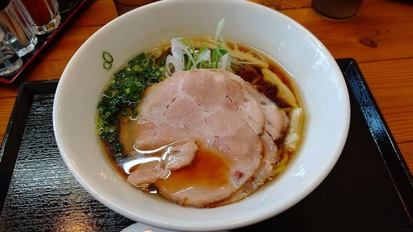 「醤油ラーメン780円」@拉麺shin. 厚別店の写真