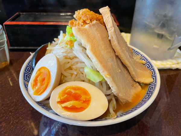 「特製角ふじ + 中盛」@角ふじラーメン 心麺の写真