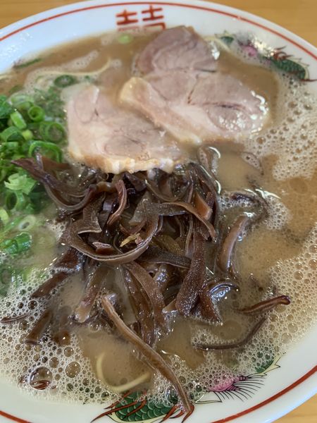 「豚骨らーめん 700円(＋替玉 100円)」@てっちゃんの写真