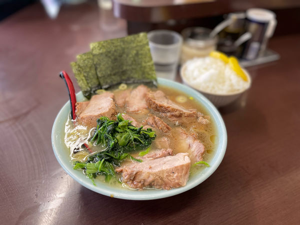 「チャーシューメン¥900、小ライス¥100」@ラーメンショップ 二ツ橋店の写真