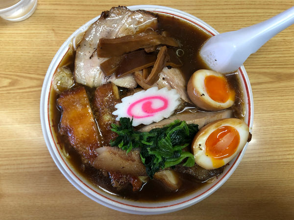 「生姜醤油チャーシュー麺＋味付けゆで卵」@かし亀の写真