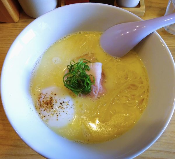 「白トリュフオイル香る鶏白湯麺（1,100円）」@らーめんMAIKAGURAの写真