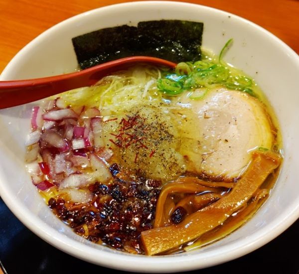 「極みネギ塩ラーメン」@燕 ドリームプラザ店の写真