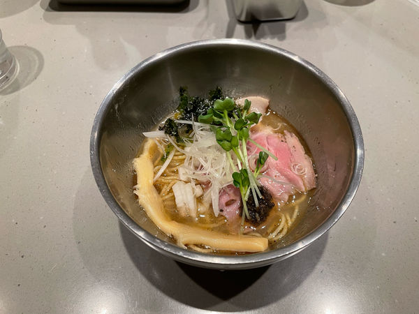 「〆のラーメン 塩」@餃子と〆の店 Nood eの写真