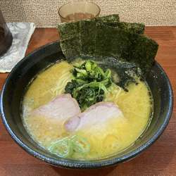 ラーメン(700円)