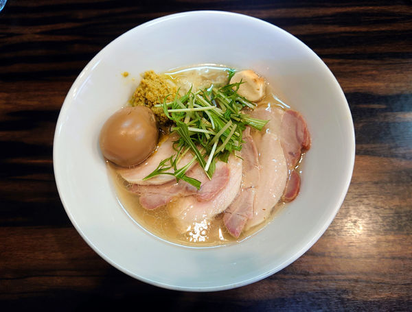 「限定 北寄貝出汁中華そば+肉増し×2」@中華そば 梟の写真