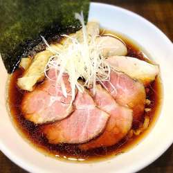 臥龍鳳雛(特製醤油)1.050円+雲呑(2個)150円