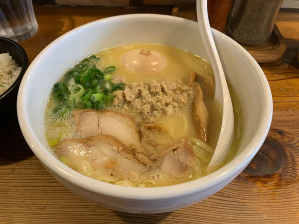 「白湯ラーメン」@鶏の穴の写真