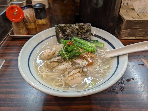「牡蠣白醤油らぁ麺」@らー麺 あけどやの写真