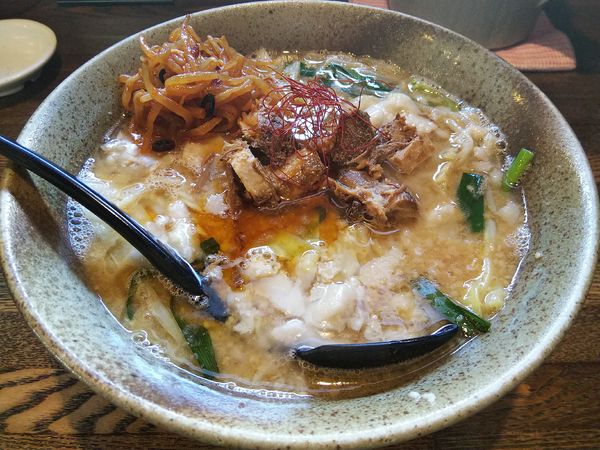 「味噌　＋みぞれ＆辛モヤシ：サービス　＋餃子：㋗」@信州麺屋 とんずら －カエン－の写真