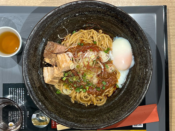 「温玉麻婆まぜそば」@らぁ麺やまぐち辣式 マルイファミリー溝口店の写真