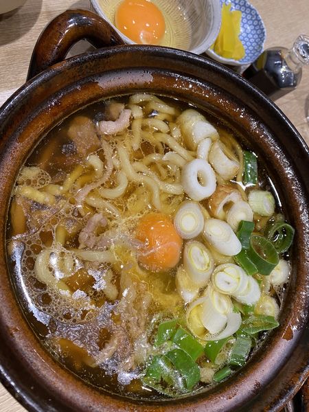 「鍋焼きらーめん　手打ち麺　追加たまご・ご飯」@手打 親鶏中華そば 綾川の写真