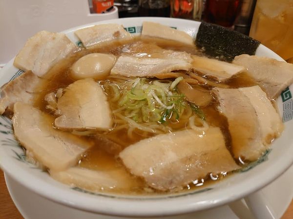 「味玉中華そば490円、チャーシュー5枚210円」@日高屋 蒲田東口店の写真