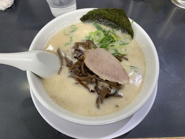 「豚骨ラーメン 550円」@博多天神 お茶の水店の写真